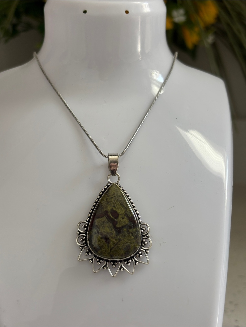 Silver Dragon Blood Agate Gemstone Pendant Necklace